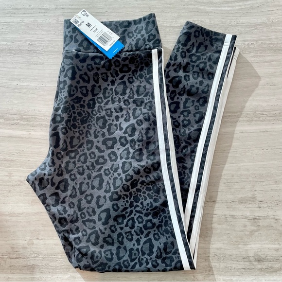 adidas Originals 'Leopard Luxe' leggings in black/grey - Picture 2 of 3